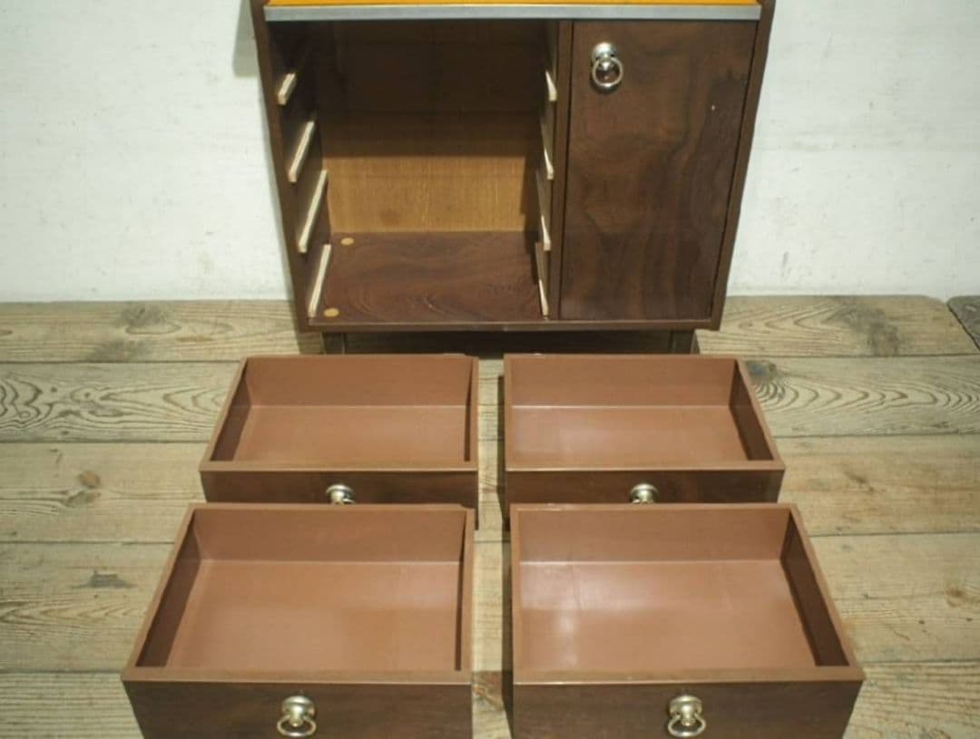 1019 ビンテージ　チェスト　飾り棚　キャビネット　レトロ　ミッドセンチュリー