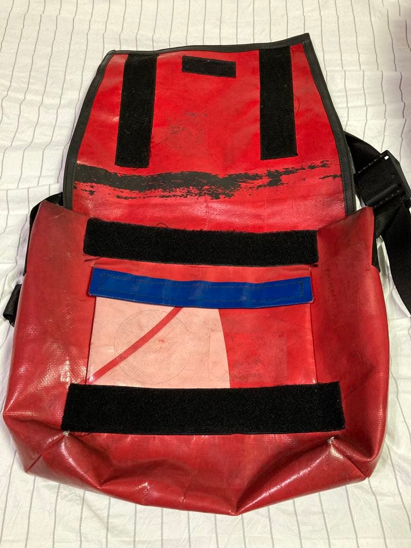 FREITAG DEXTER ? メッセンジャーバッグ 赤白　フライターグ