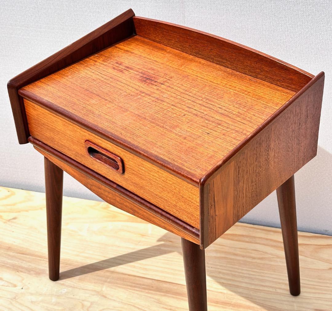 デンマークビンテージ　Danish　輸入家具　サイドチェスト　キャビネット