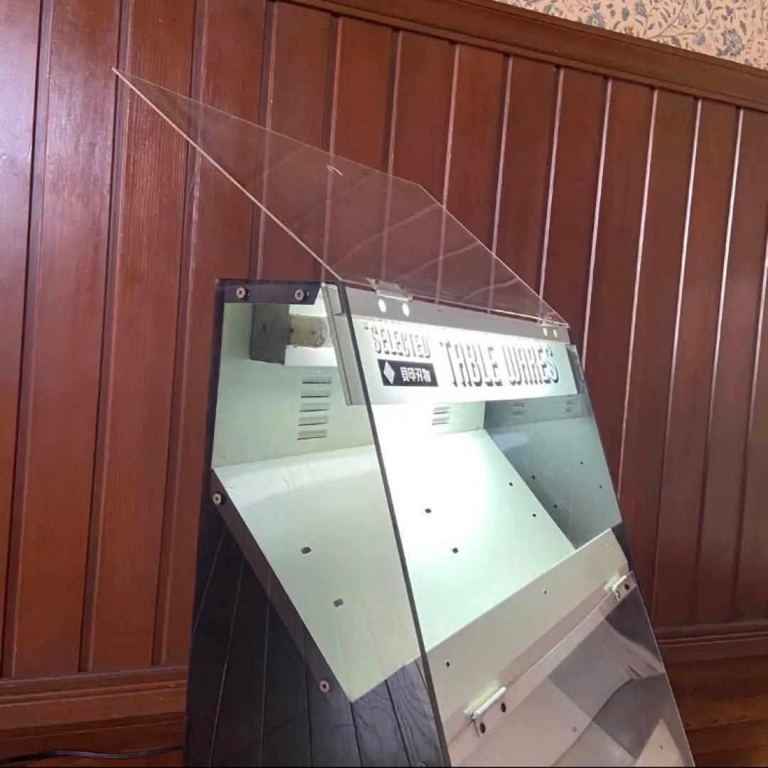 貝印　店舗什器　テーブルウェア　ショーケース　照明付き　点灯します