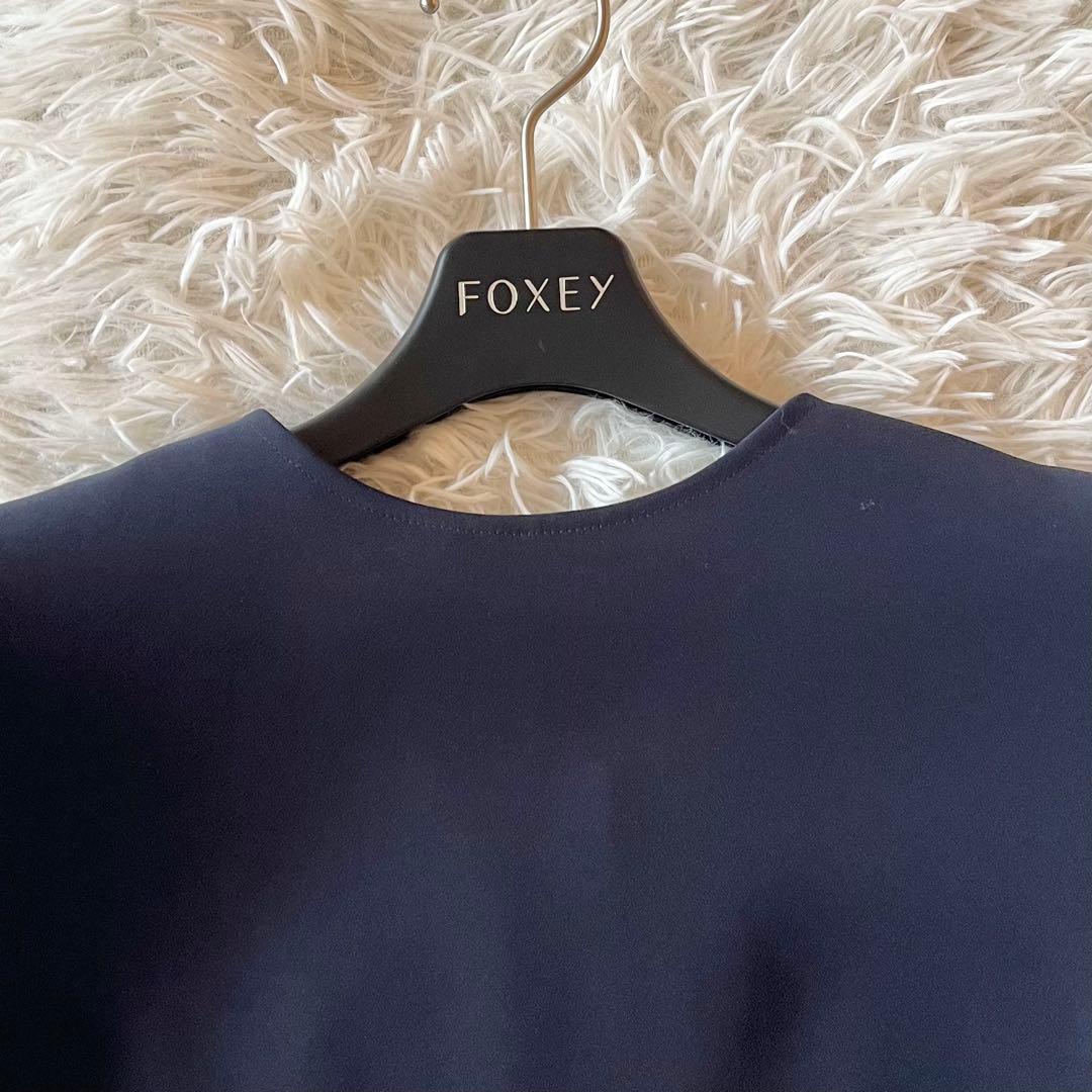 美品✨ ヨーコチャン ハーフスリーブ バックギャザーブラウス 近年モデル 紺色