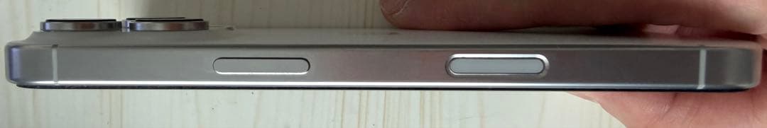 Apple iPhone 16Pro ホワイトチタニウム 本体