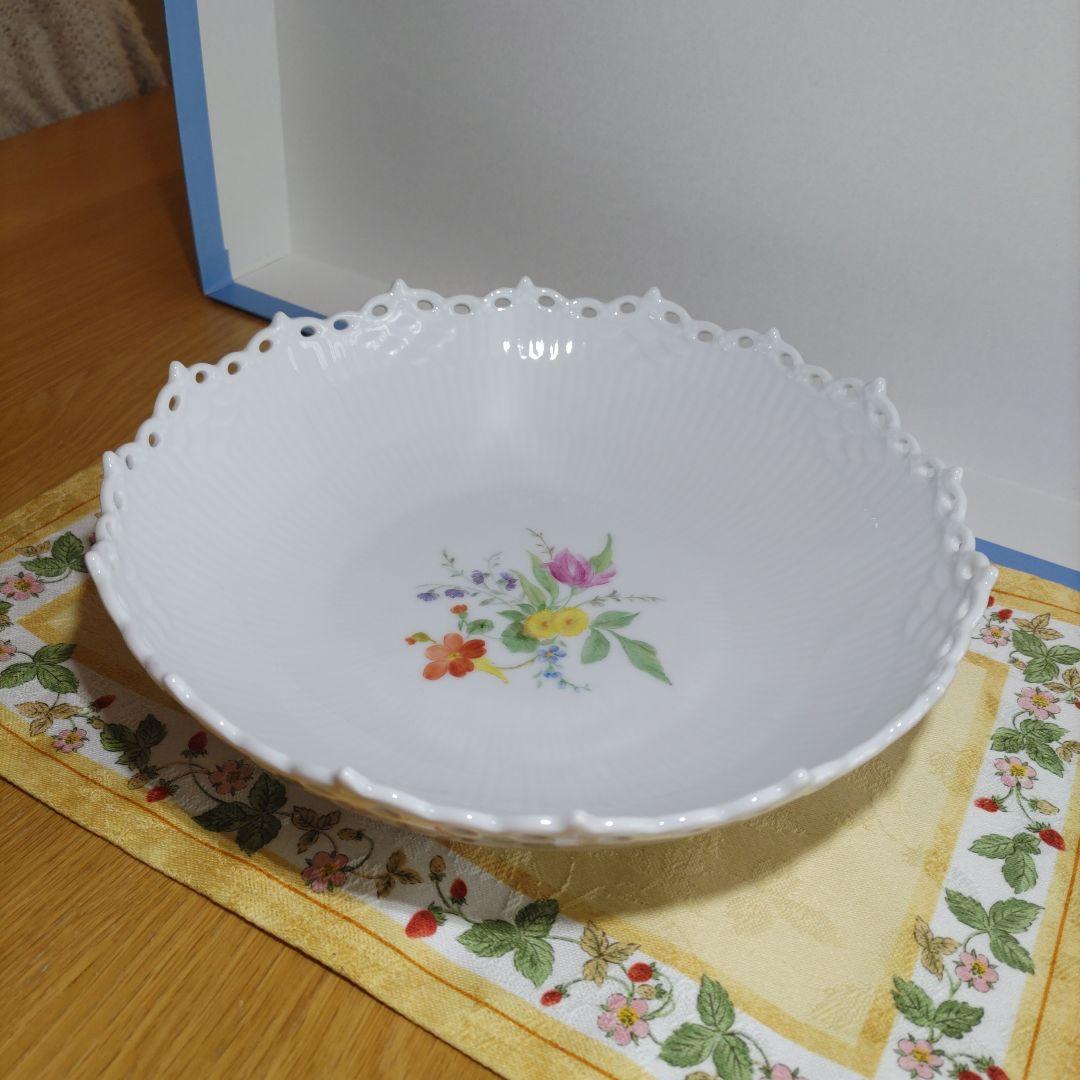 【貴重品】ロイヤルコペンハーゲン　ホワイトフルーテッド　フルレース　ボウル　花柄