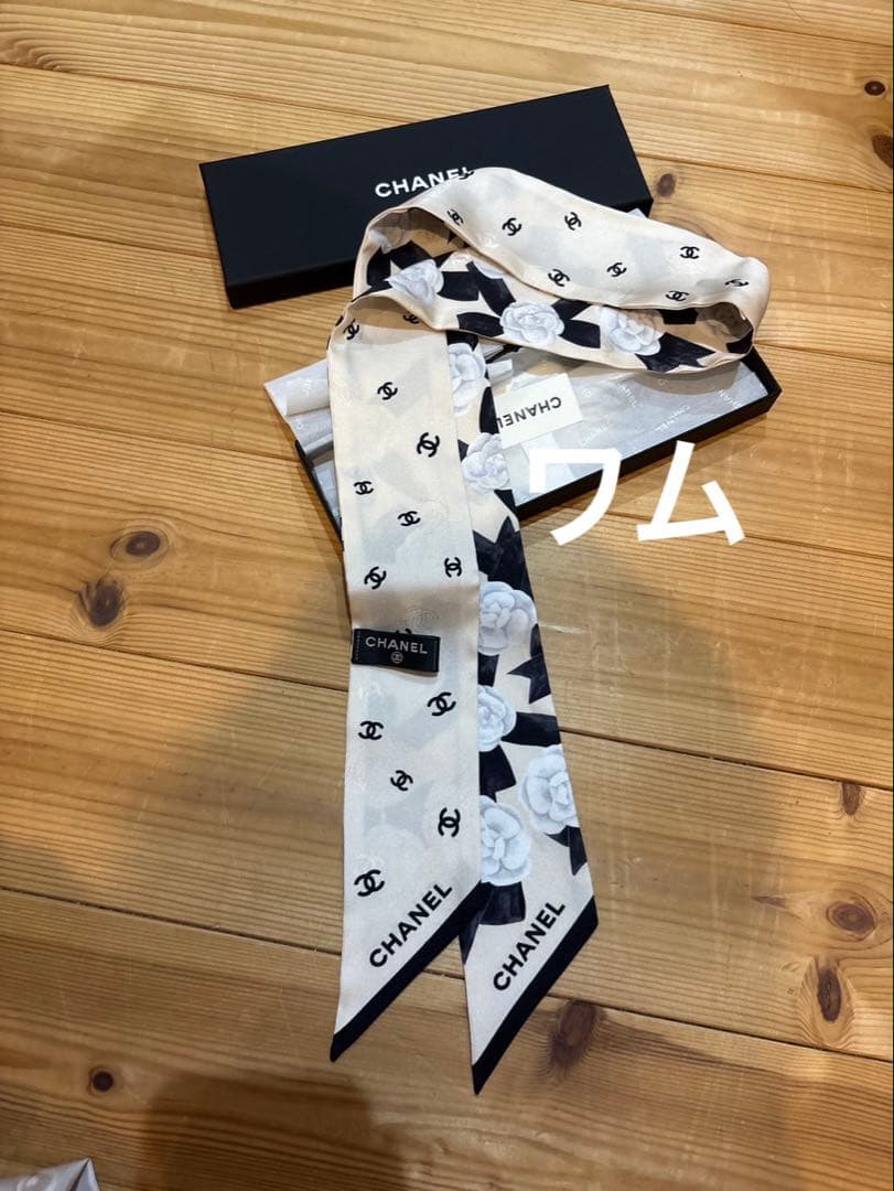 期間限定価格！入手困難！新品　シャネル　カメリア　ヘアバンド　ベージュ