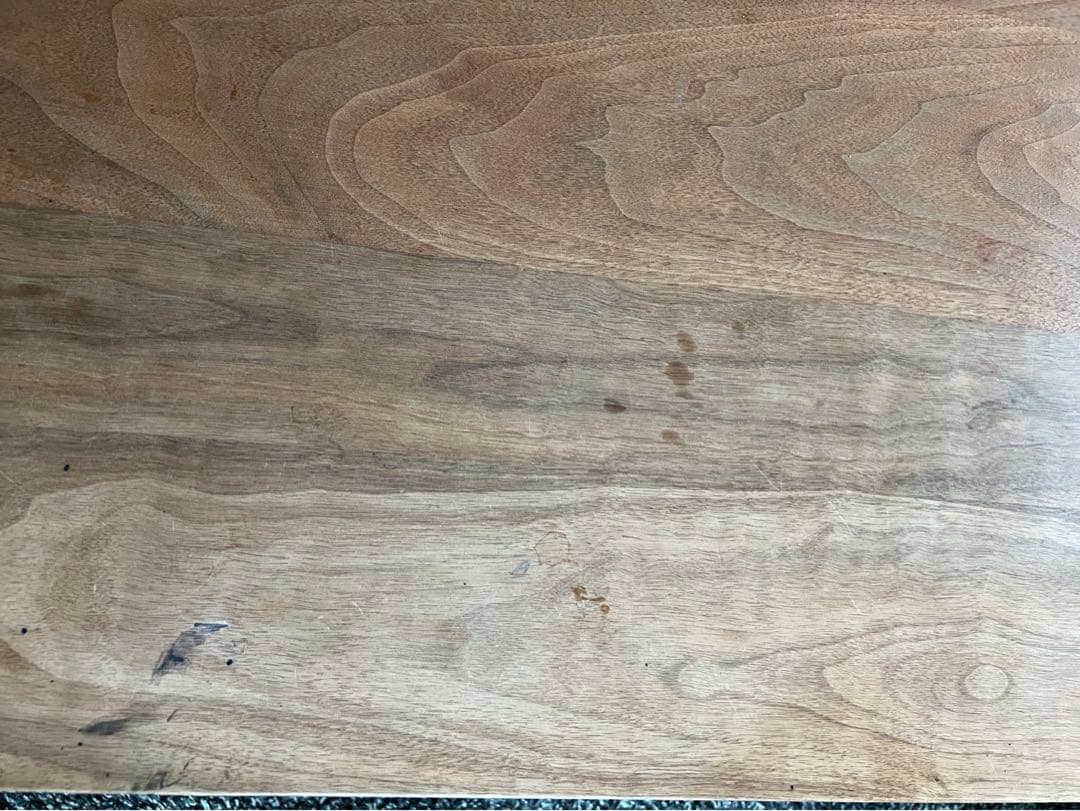 マスターウォール　リビングテーブル