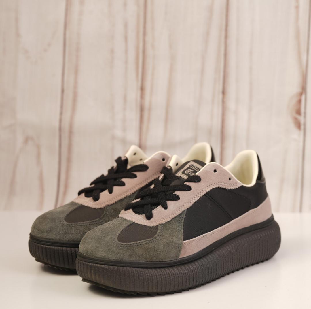 美品 Onitsuka Tiger DELECITY 24cm