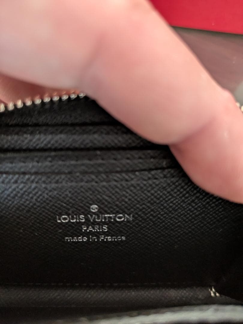 ルイヴィトン タイガ M30511ジッピーパース