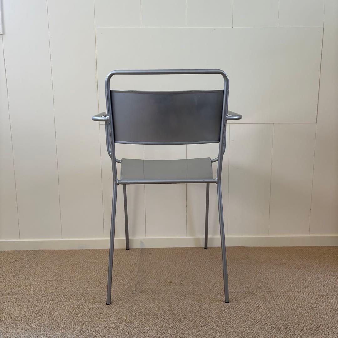 デザイン スタッキング アームチェア