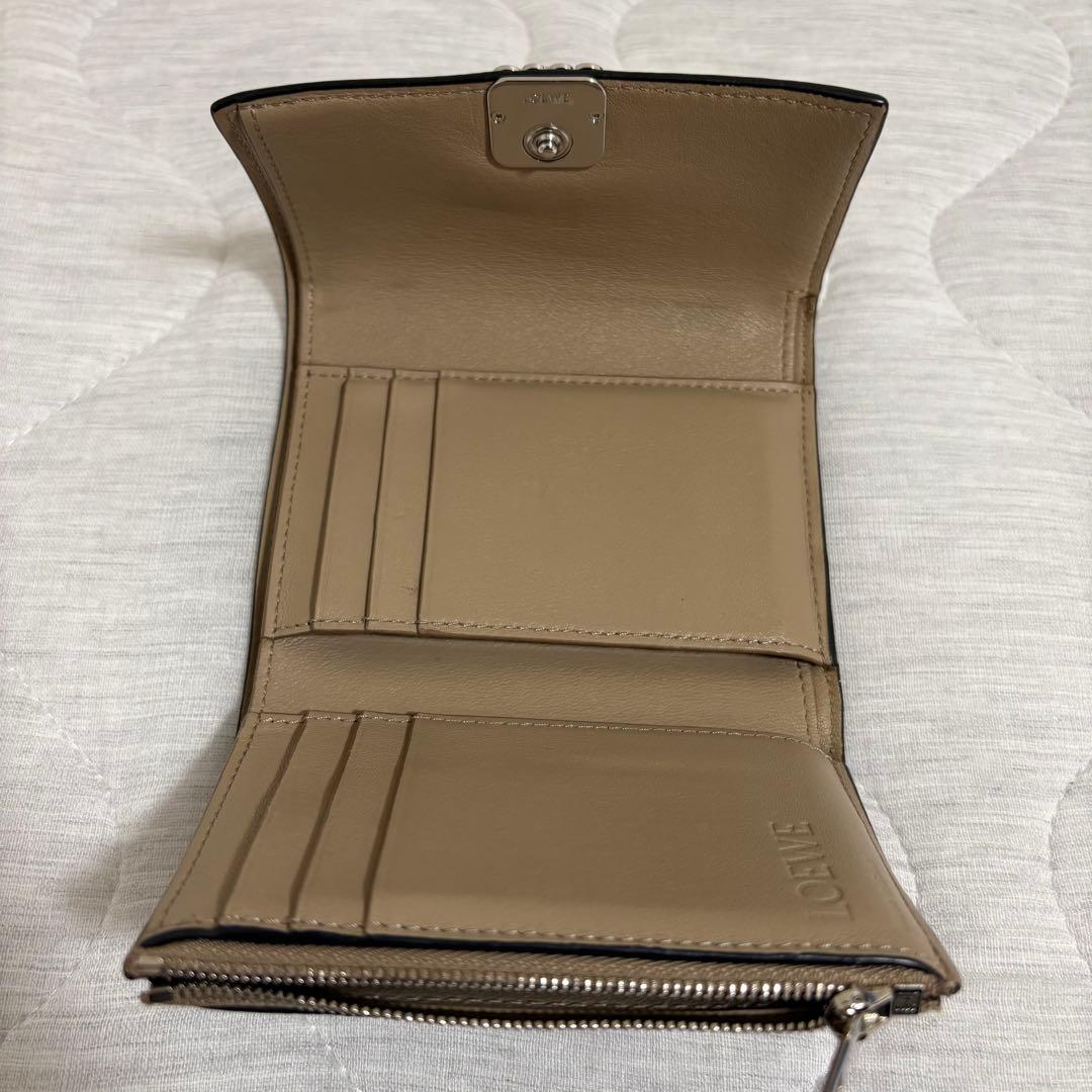 loewe アナグラムバーティカルウォレットスモール