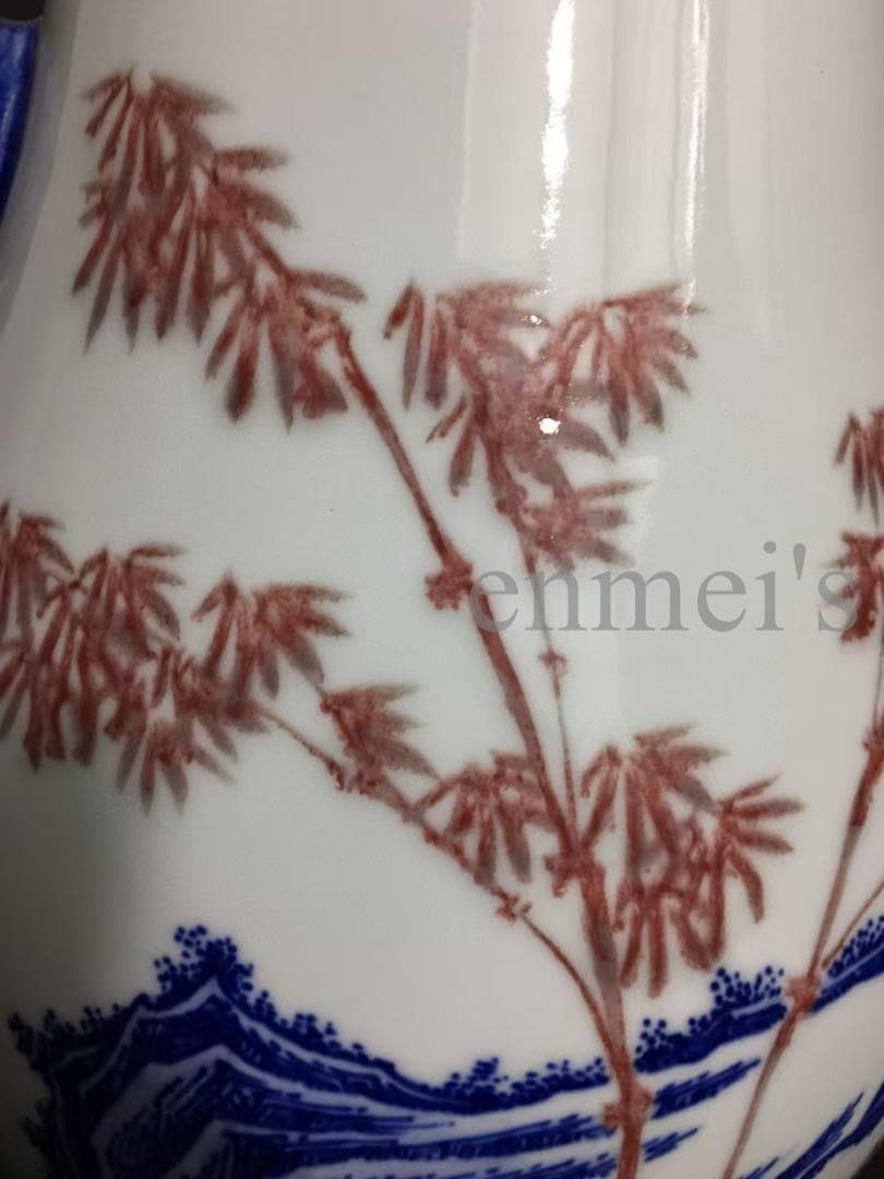 中国古陶磁、青花釉裏紅花瓶、赤葉模様、装飾壺、青白い釉薬の花瓶、純手作り、文房具