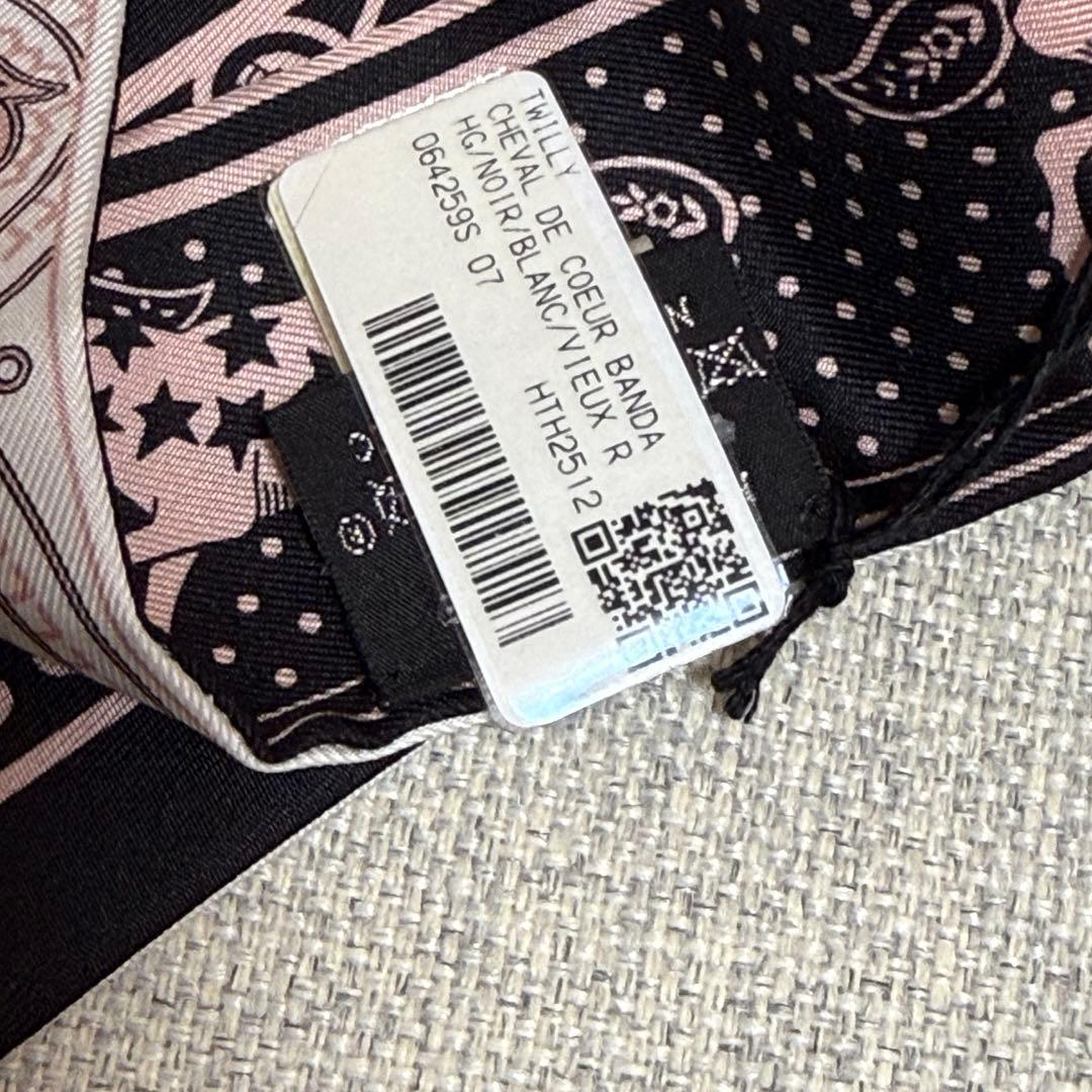 エルメス HERMES 2026SS バンダナツイリー 黒 ピンク 新品未使用