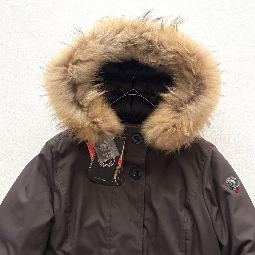 01954 未使用タグ付　Cape horn ダウンコート　ラクーンファー　44